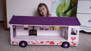 DOLLHOUSES/EMMA5.JPG