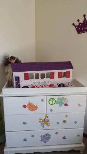 DOLLHOUSES/EMMA5.JPG