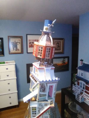 DOLLHOUSES/MAD10.jpg