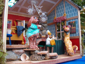 DOLLHOUSES/MR9.JPG