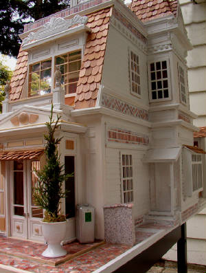DOLLHOUSES/RAIN10.jpg