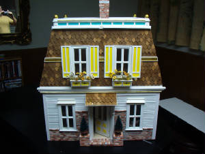 DOLLHOUSES/SHUT10.JPG