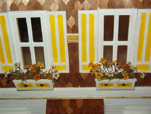 DOLLHOUSES/SHUT10.JPG