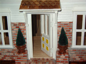 DOLLHOUSES/SHUT10.JPG