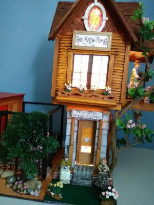 DOLLHOUSES/VILLAGE7.jpg