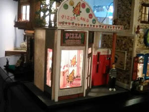 DOLLHOUSES/VILLAGE7.jpg