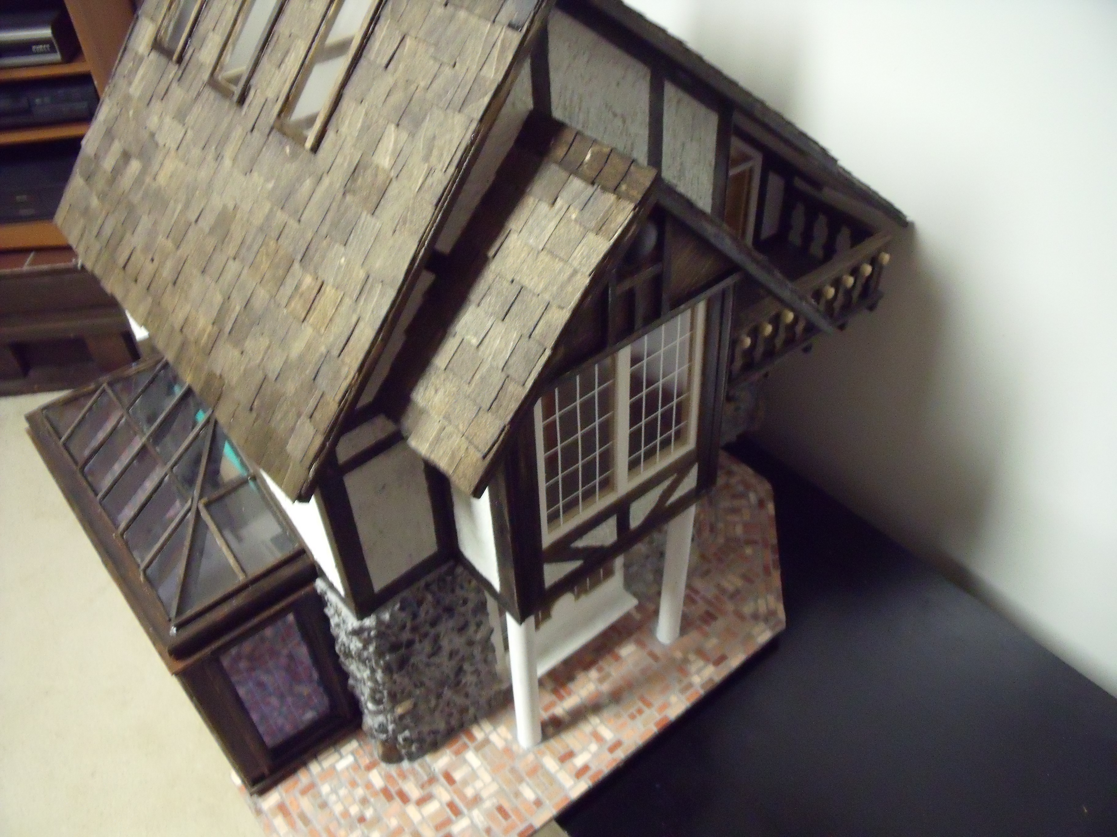 DOLLHOUSES/LEAVEN10.JPG