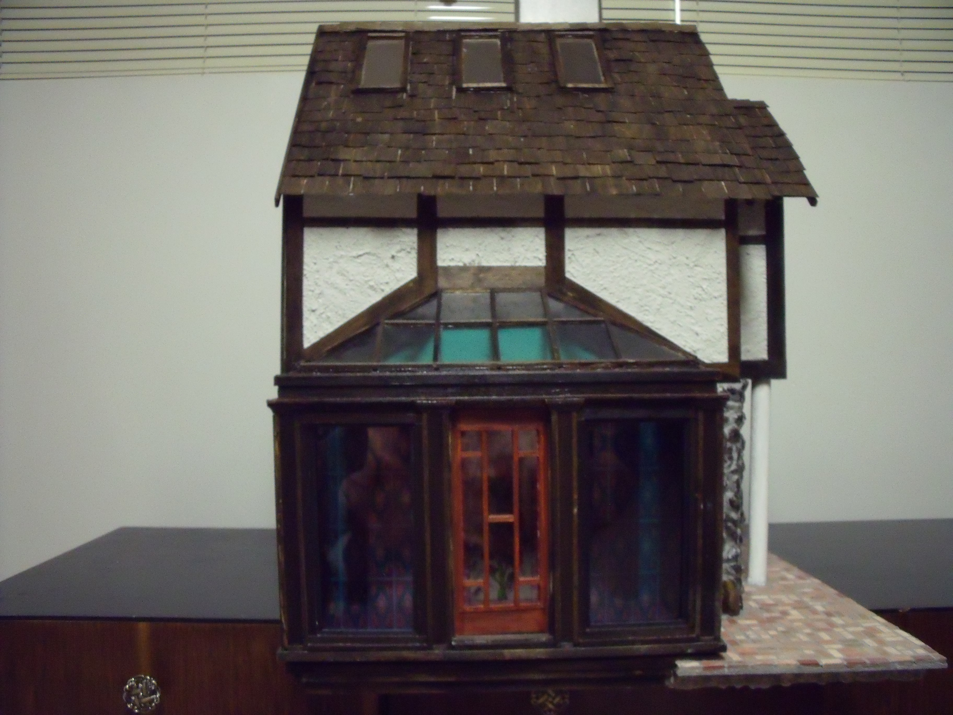 DOLLHOUSES/LEAVEN10.JPG