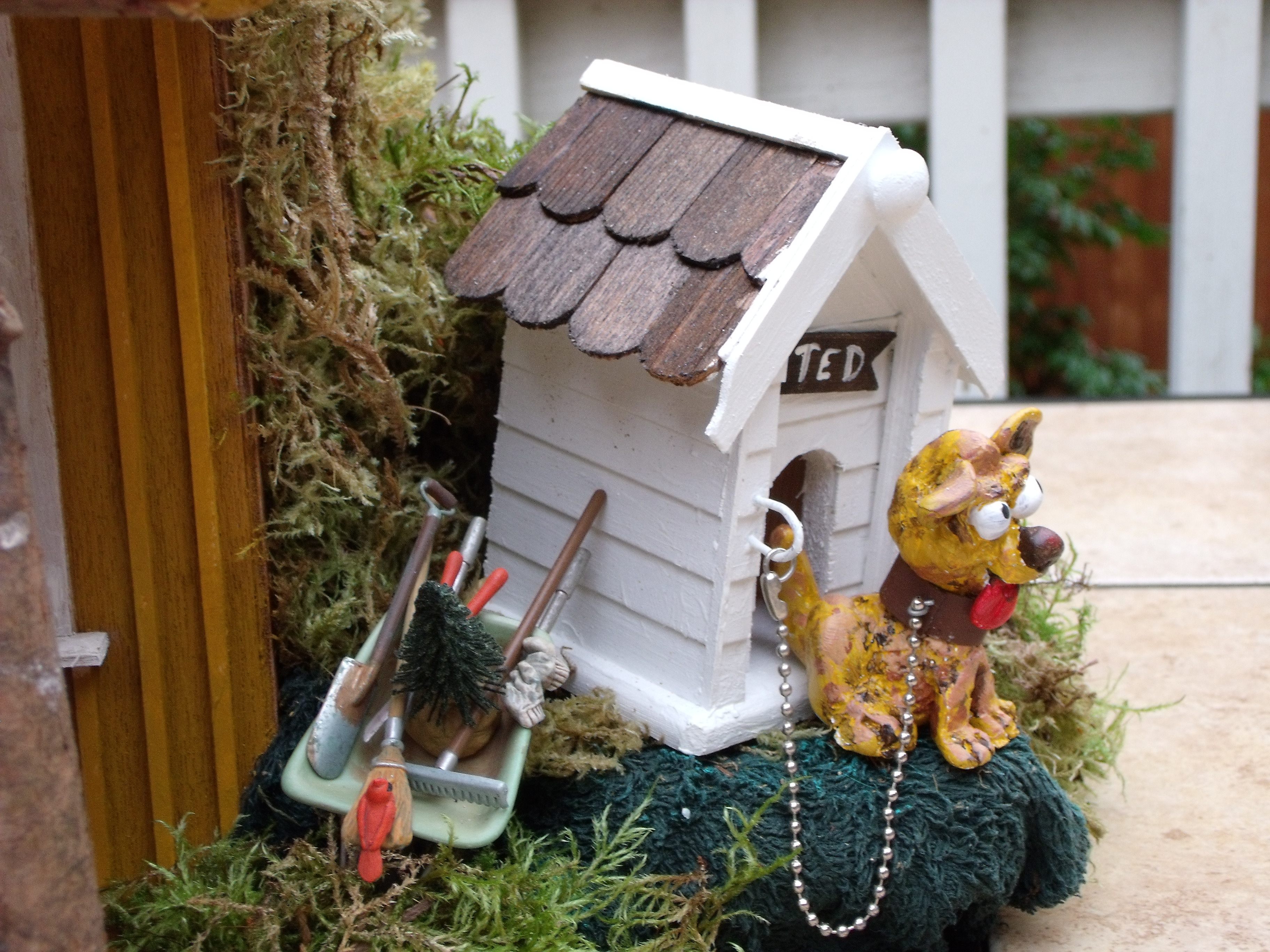 DOLLHOUSES/MR9.JPG
