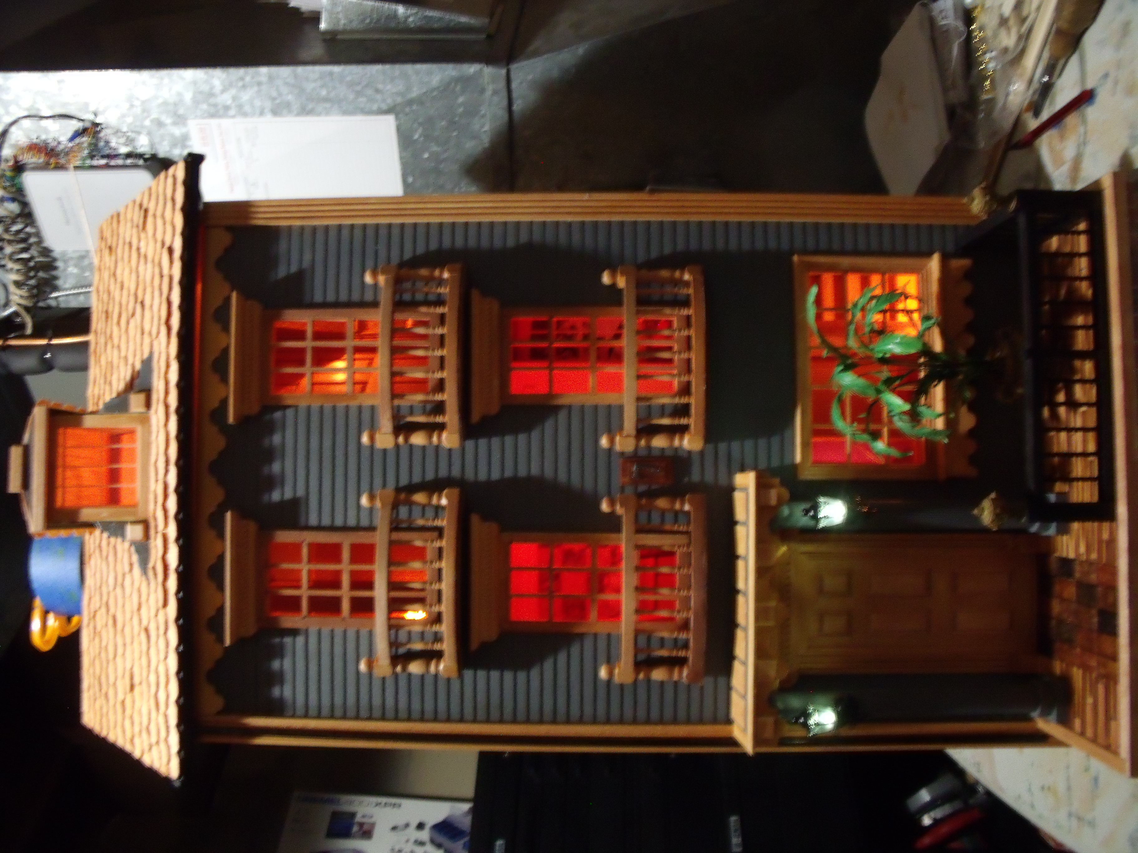 DOLLHOUSES/TOWN10.JPG