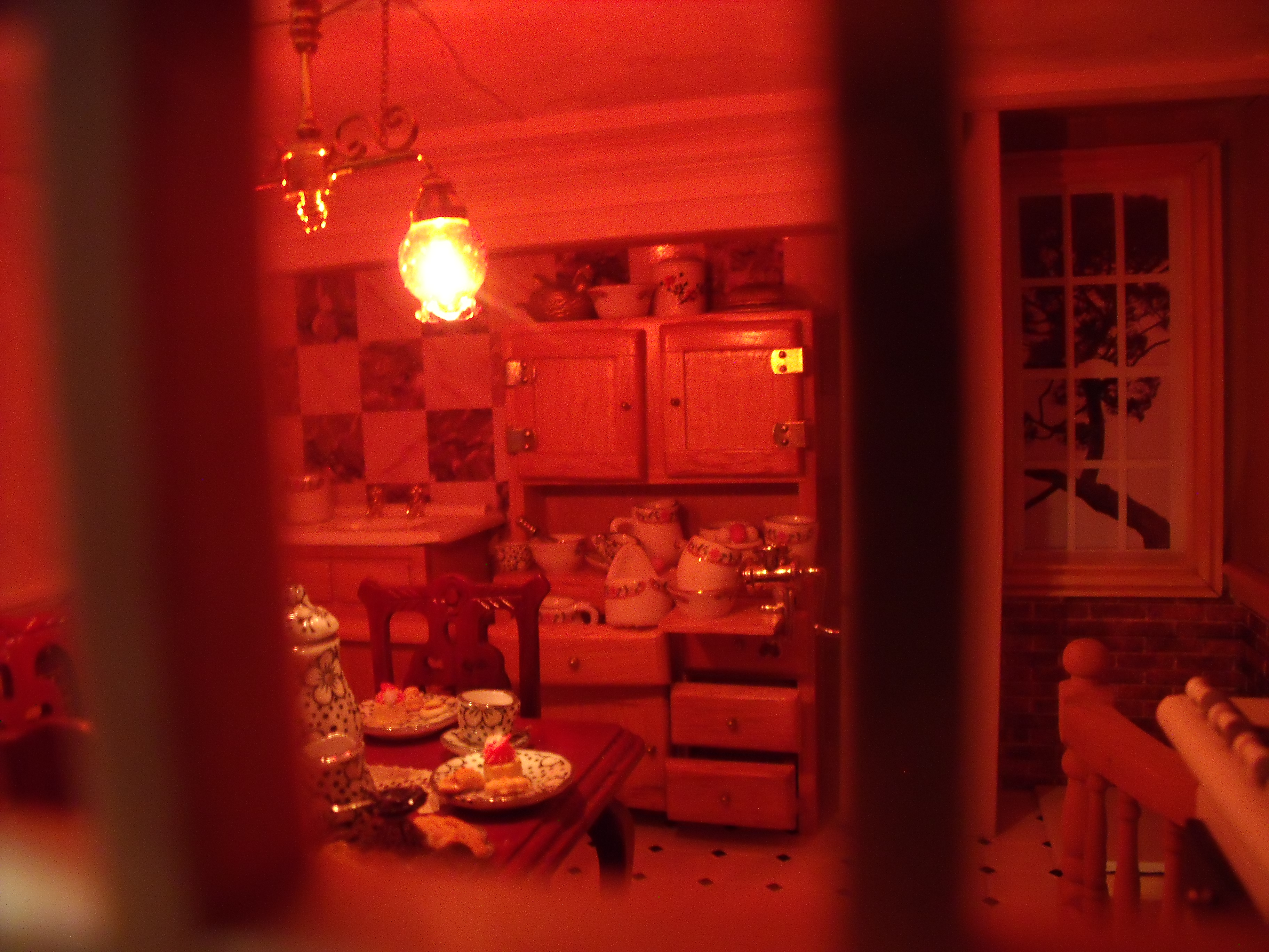 DOLLHOUSES/TOWN10.JPG